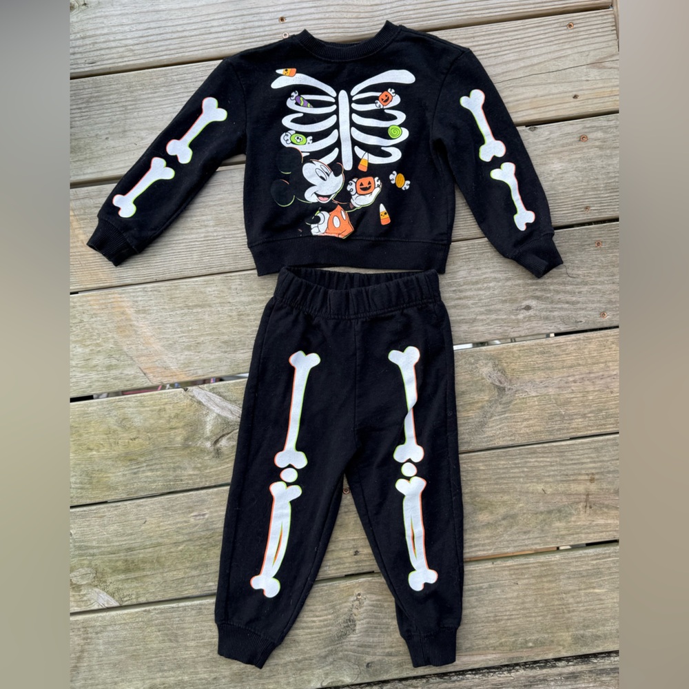 2T Mickey Mouse Halloween sweatpants and crewneck sweatshirt